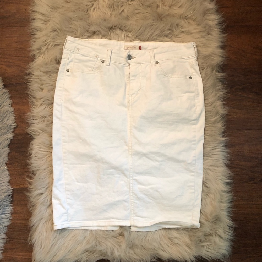 Levi’s white denim skirt